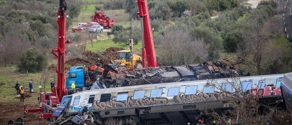 Τέμπη - Σιδηροδρομικό δυστύχημα - σύγκρουση τρένων