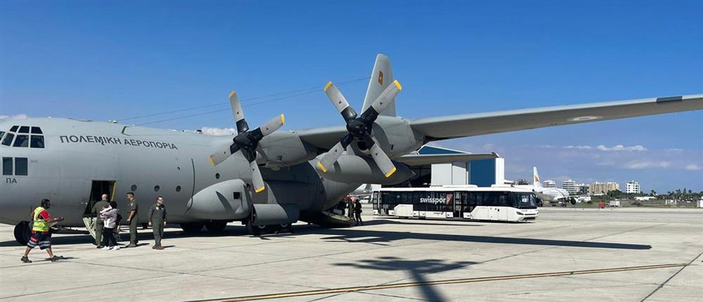 C-130: Η άφιξη των Ελλήνων και τον Κύπριων από την Βηρυτό στην Ελλάδα