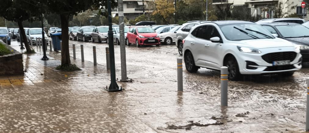 Κακοκαιρία: Προβλήματα και πλημμυρισμένοι δρόμοι στην Αττική