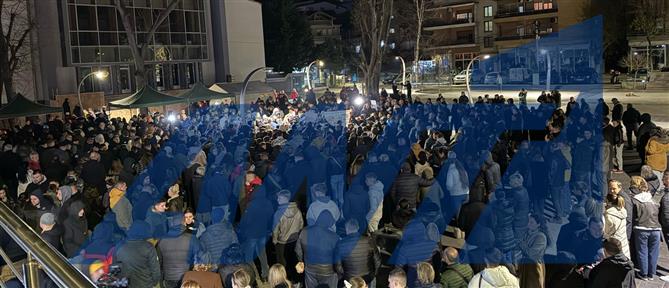 Βόρεια Μακεδονία: Bουβή διαμαρτυρία στη μνήμη των θυμάτων (βίντεο)