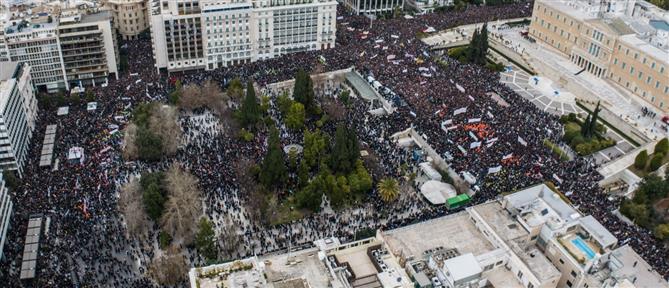 Τέμπη: Τι γράφει ο διεθνής Τύπος για τις συγκεντρώσεις στην Ελλάδα