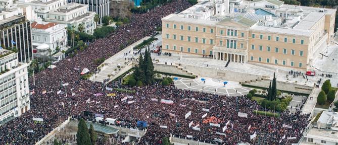 Τέμπη: Τα ογκώδη συλλαλητήρια, τα επεισόδια και οι αντιδράσεις (εικόνες)