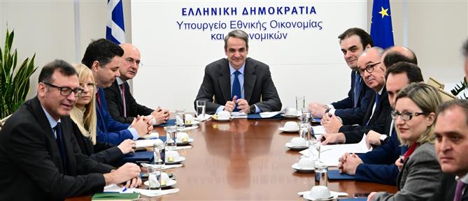 Μητσοτάκης: Μείωση φόρων, αύξηση μισθών και φοροδιαφυγή θα κρίνουν την πορεία μας σε 2,5 χρόνια